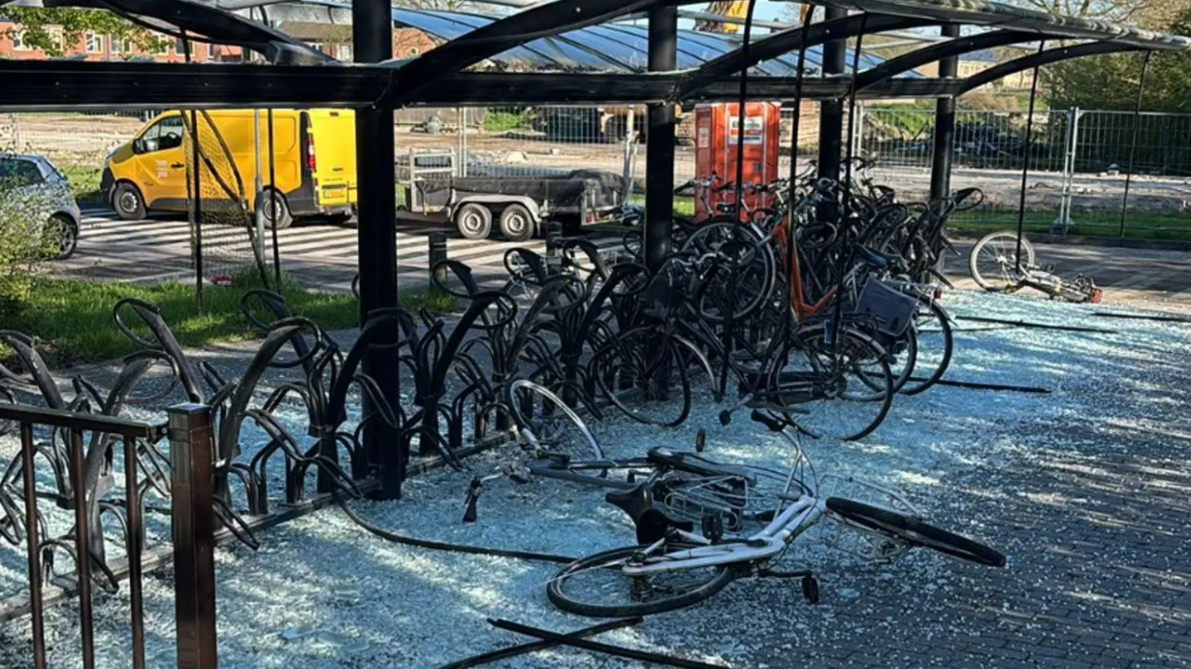 Vernielingen treinstations steeds extremer, daders vaak vrijuit: ’Dat iemand het station beschiet, heb ik nog nooit meegemaakt’